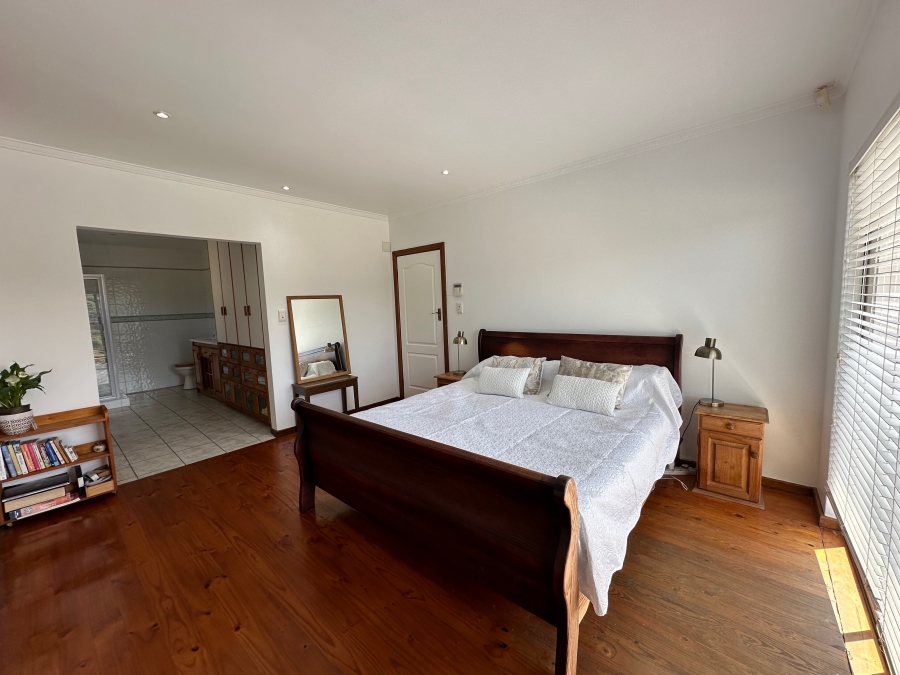 5 Bedroom Property for Sale in Gonubie North Eastern Cape